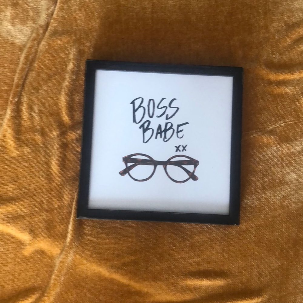 Boss babe sign